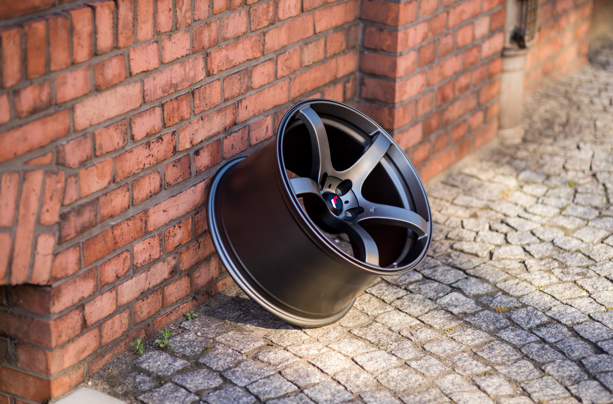 JR32 Hyper Black 8,5 x 18